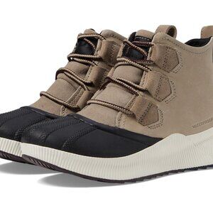 Sorel boots/ 8.5. Out N About™ III Classic